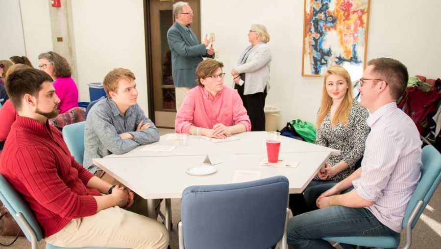 Students+speak+with+an+alum+at+the+English+Department+Careers+Day.++++++++++++++++++++++++++++++++++++++++%09+++++++++++++++++