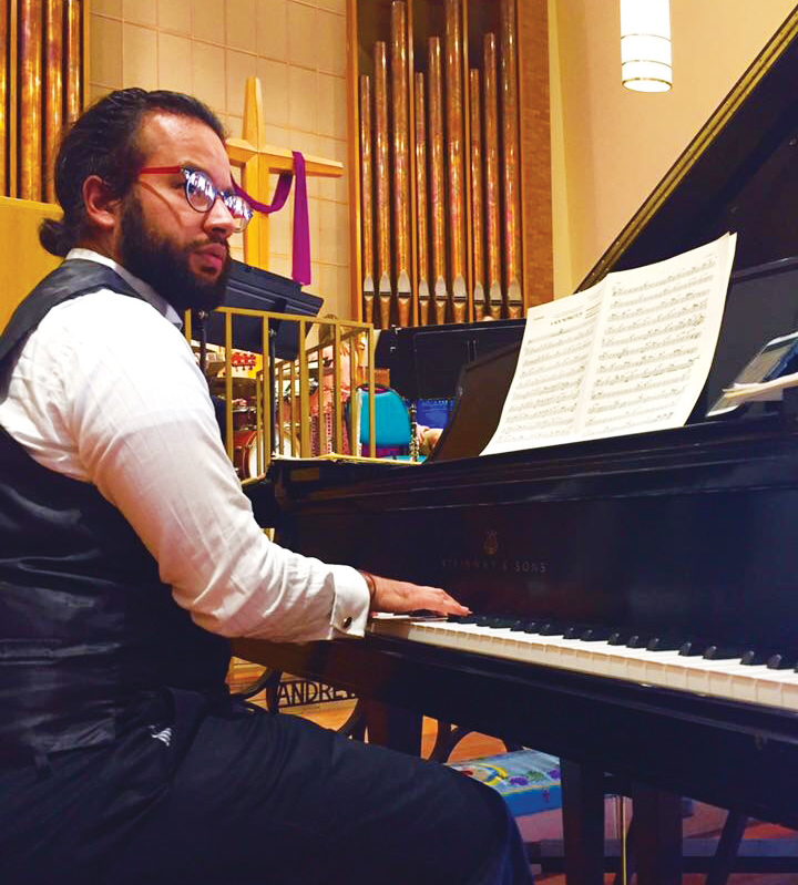 Pablo+G%C3%B3mez+Est%C3%A9vez+%28%E2%80%9817%29+plays+piano+at+Augustana+Luthern+Church.