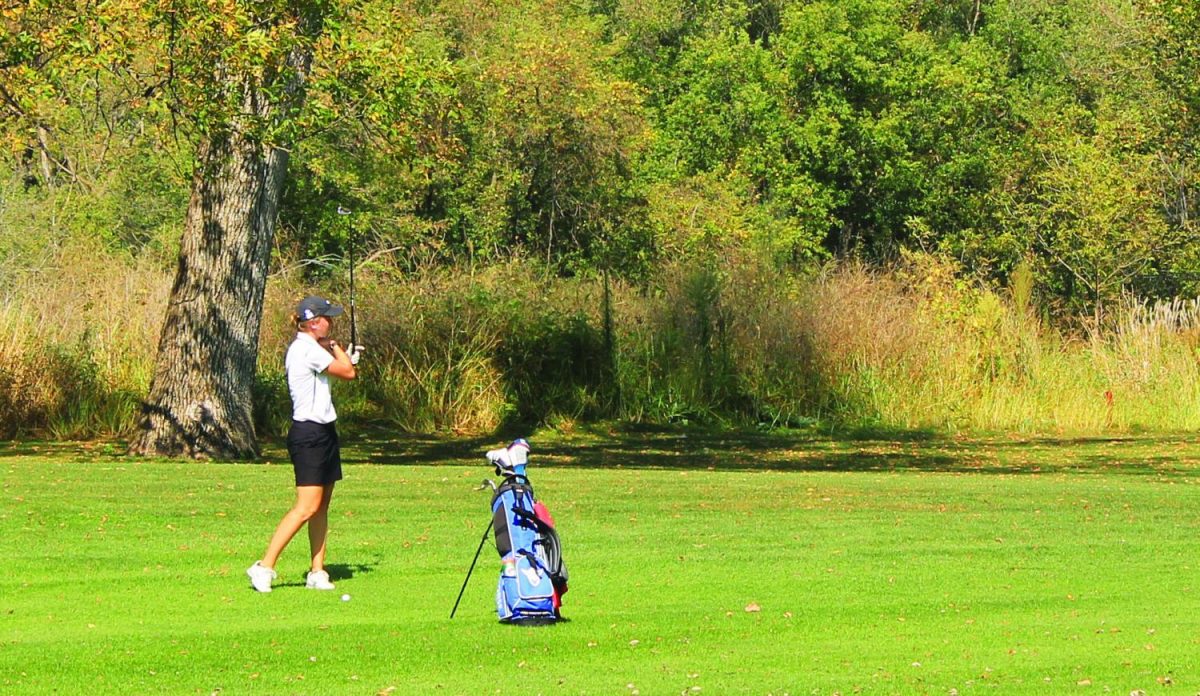 Morgan+Kranz+%28%E2%80%9821%29+prepares+to+drive+the+ball.
