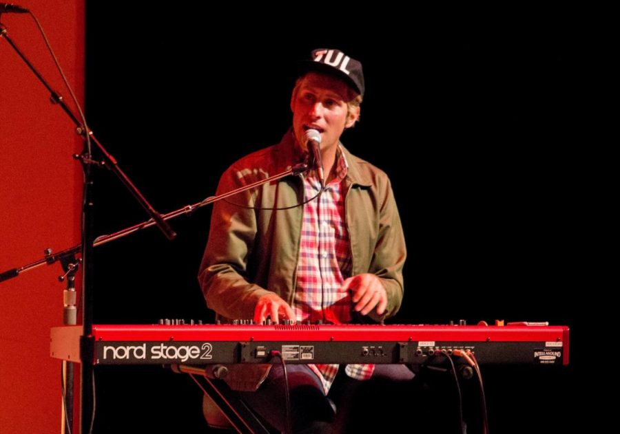 Ben+Rector+performs+his+acoustic+style+in+the+Center+for+Faith+and+Life.+