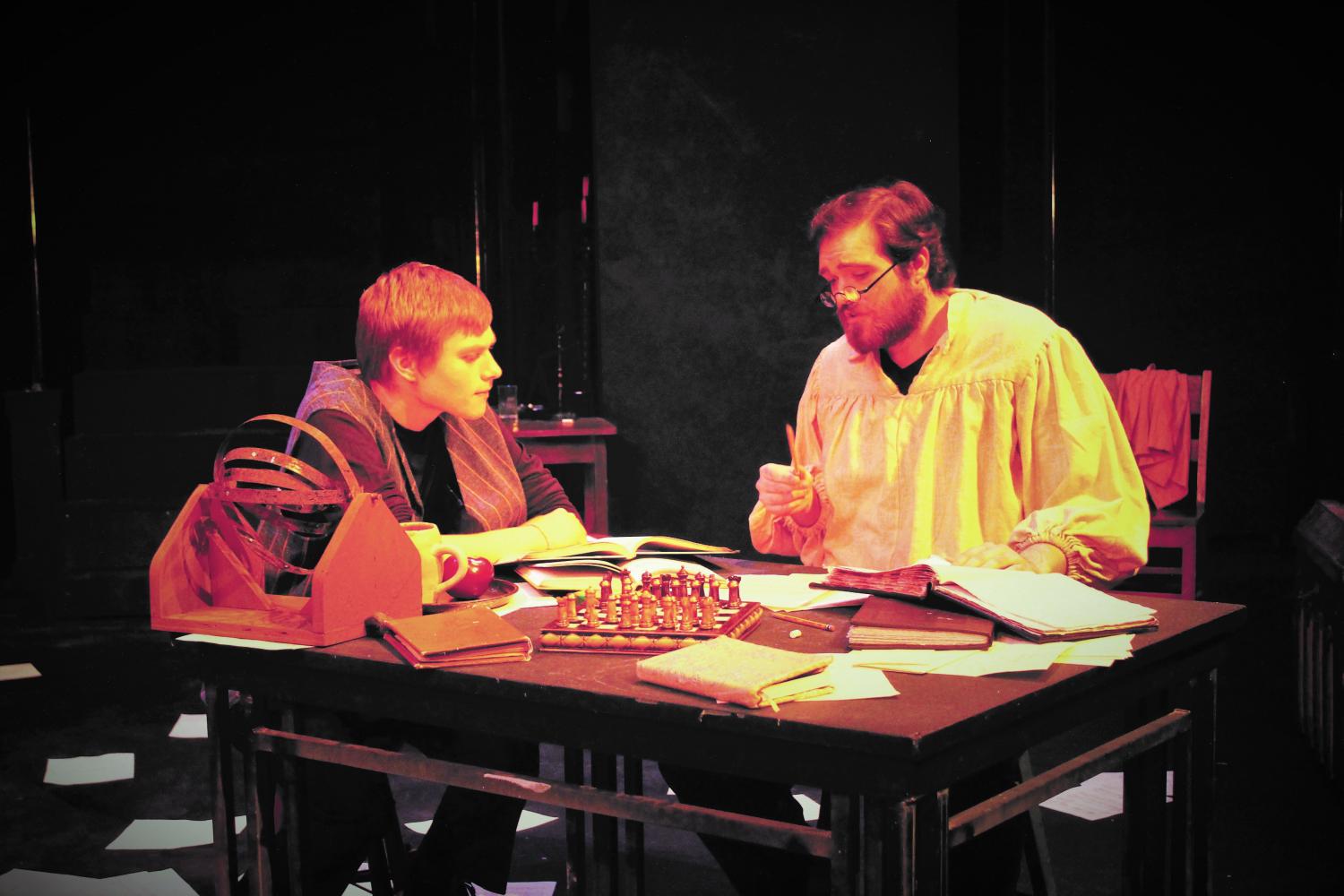 Nathan Sunde (‘21) plays Andrea Sarti, a student of Galileo Galilei, who is played by Erik Mueterthies (‘18) in “Life of
Galileo.”