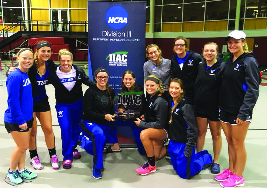 The+Women%E2%80%99s+Tennis+team+at+Central+College+following+their+conference+win.