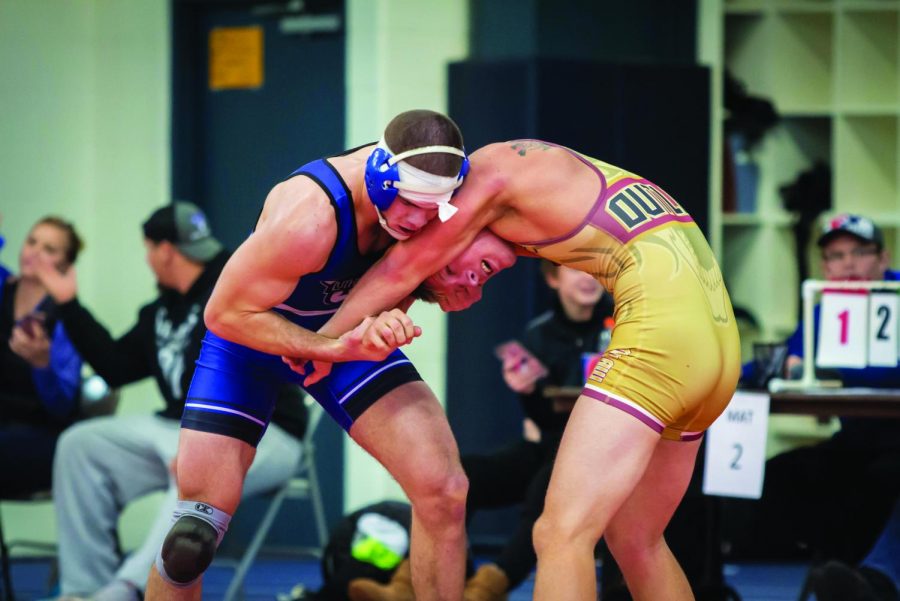 Billy+Poray+%28%E2%80%9818%29+wrestles+at+the+intersquad+meet+earlier+in+the+year.