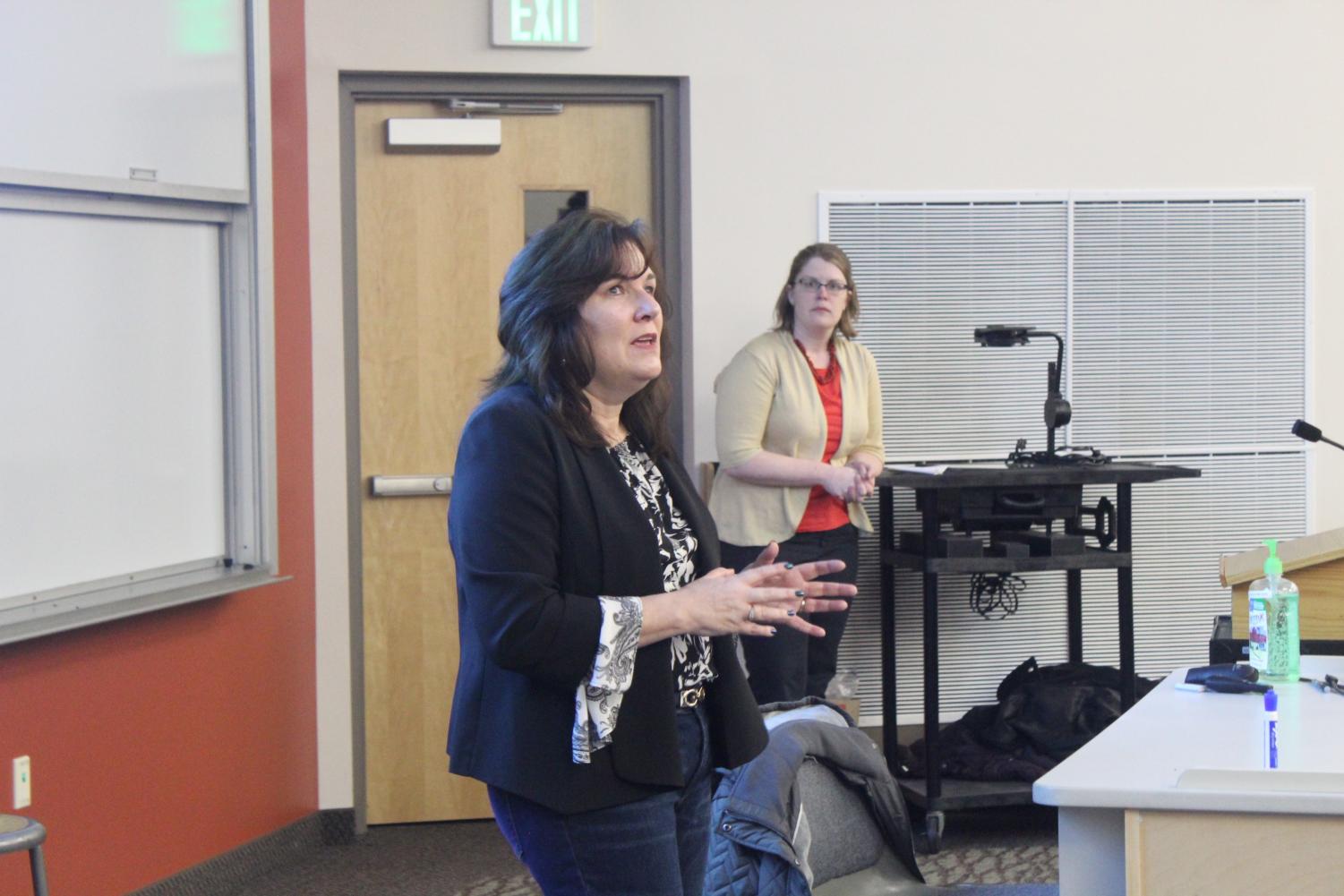 Kathleen Rice delivers a lecture about nurturing and resiliency in Valders 206.