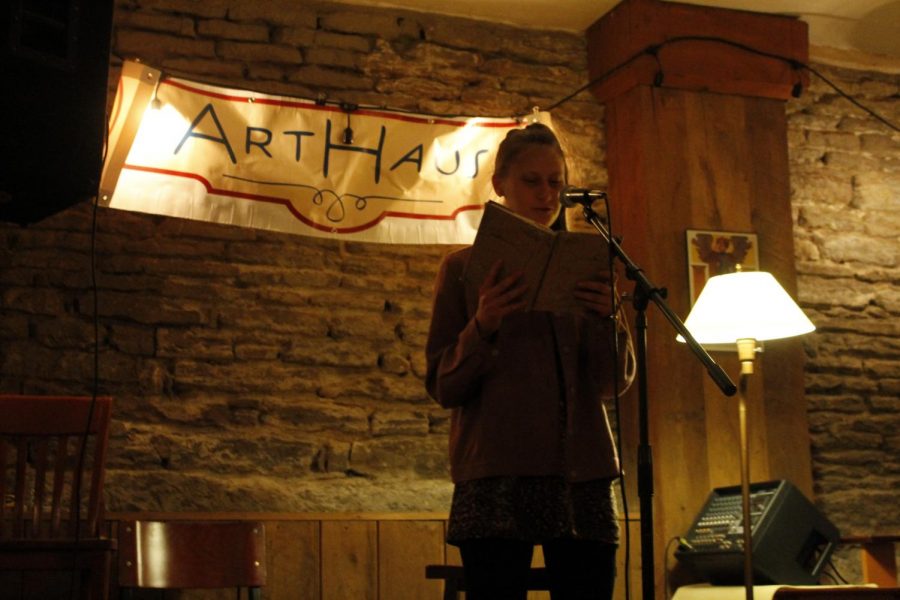 Inga+Aleckson+%28%E2%80%9818%29+reads+an+old+journal+entry+for+the+audience+at+Cringe+Night.