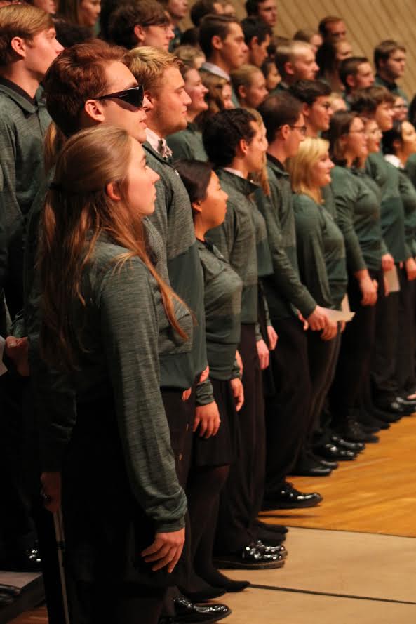 Cathedral+Choir+performed+two+songs+during+the+Family+Weekend+Concert+under+the+direction+of+Instructor+in+Music+Mark+Potvin+%28%E2%80%9801%29.+