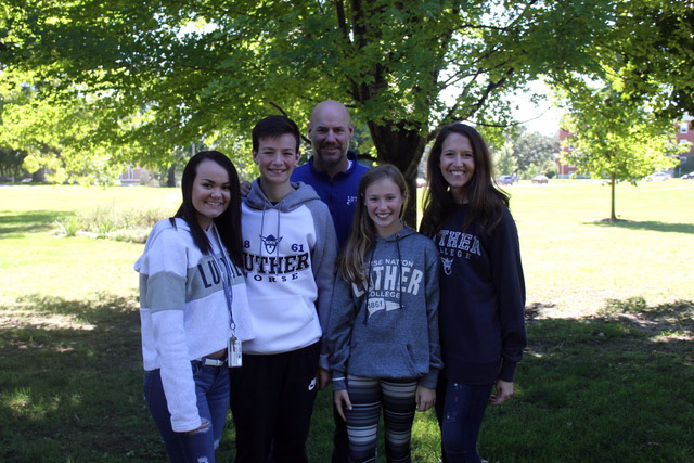 Cami+Sternberg%28%2722%29%2C+Josh+Sternburg%2C+Dan+Sternburg%28%2794%29%2C+Brynn+Sternburg%2C+and+Emily+%0ASternburg+demonstrate+Luther+spirit.