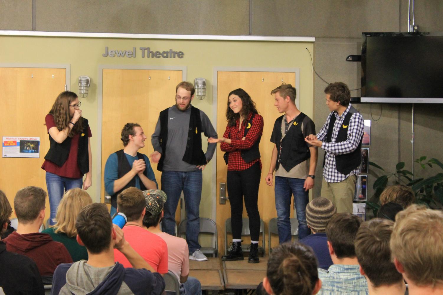 Top Banana members Elizabeth Roby (‘22), Paul Adams (‘22), Caleb Kvale (‘19), Annika Peterson (‘19), Vincent Grube (‘21), and Jonathan Kuehner (‘20) performed in the atrium of the Center for the Arts on Friday, Oct. 5.