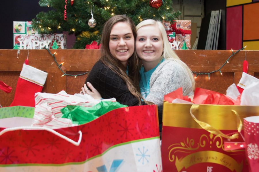 Taylor+Fishwild+%28%E2%80%9820%29+and+Jordanne+Twig+%28%E2%80%9820%29+participated+in+Christmas+Cheer.+