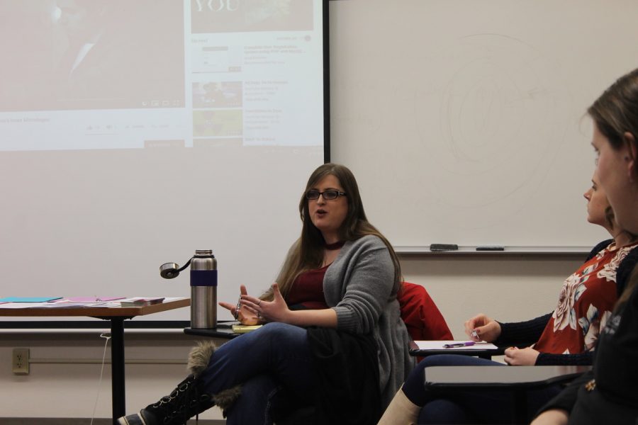 Lacy+Jorgensen+%2C+Sexual+Assault+Advocate+at+Riverview+Center%2C++leads+discussion++on+the+Lifetime+and++Netflix+Show+%22You%22+on+Feb+13.