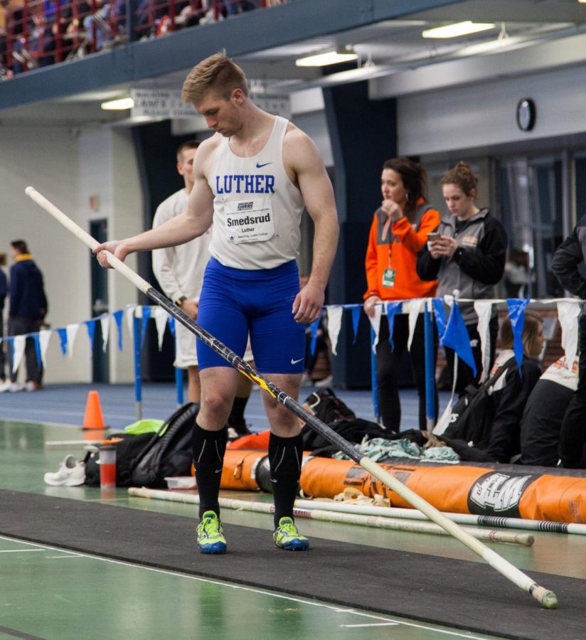 Robert Smedsrud ('20) finished 11th in the heptathlon.