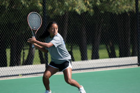  Sofia Sackett (‘24) prepares to hit a forehand during the Luther Tennis Alumni Meet on September 18. Sackett was the only player in the American Rivers Conference to win two rounds in both the ITA Singles and Doubles tournaments. (Photo Courtesy of Luther Photo Bureau)

