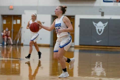 Luther guard Jordan Rubie (‘24) dribbles the basketball up the court during a home game against Simpson College last season.
Photo courtesy of Photo Bureau