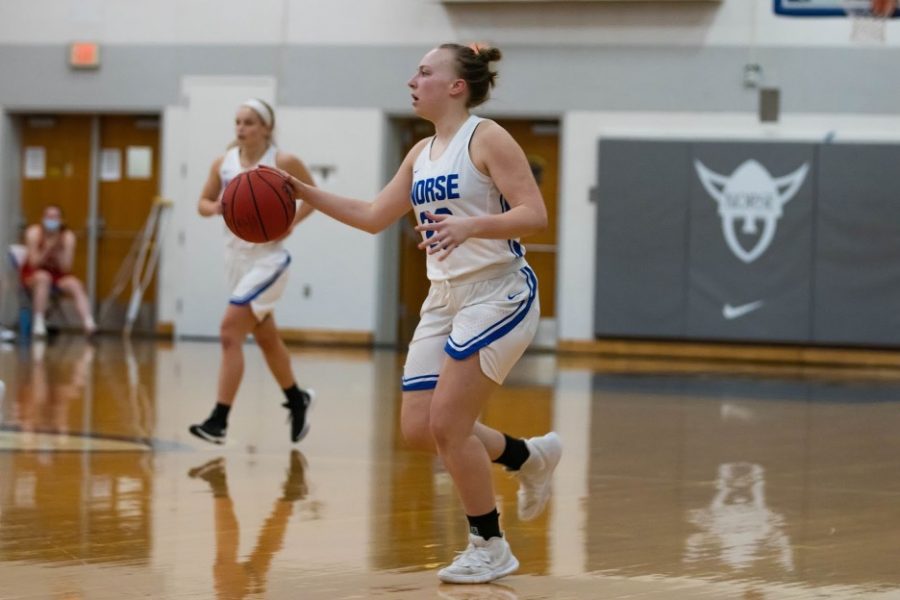 Luther+guard+Jordan+Rubie+%28%E2%80%9824%29+dribbles+the+basketball+up+the+court+during+a+home+game+against+Simpson+College+last+season.%0APhoto+courtesy+of+Photo+Bureau