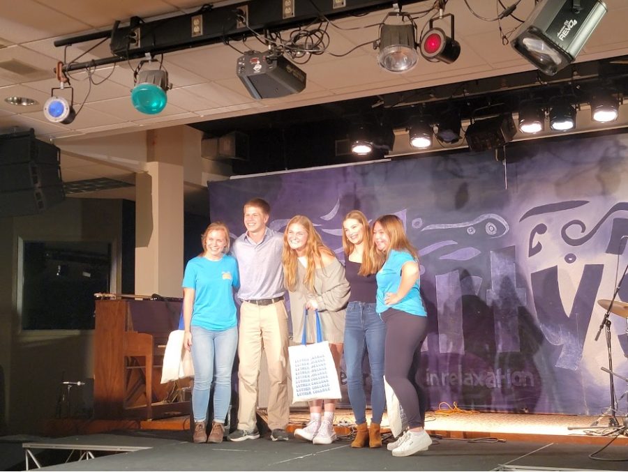 The Open Mic Night winners from left to right (Ethan Maldonado, Gretchen Dwyer, Bella Dasssow, flanked by Student Activities Council Homecoming co-chairs Anna Rem (‘23) and Michelle Armenta (‘23). Photo Courtesy of Lydia Marti.