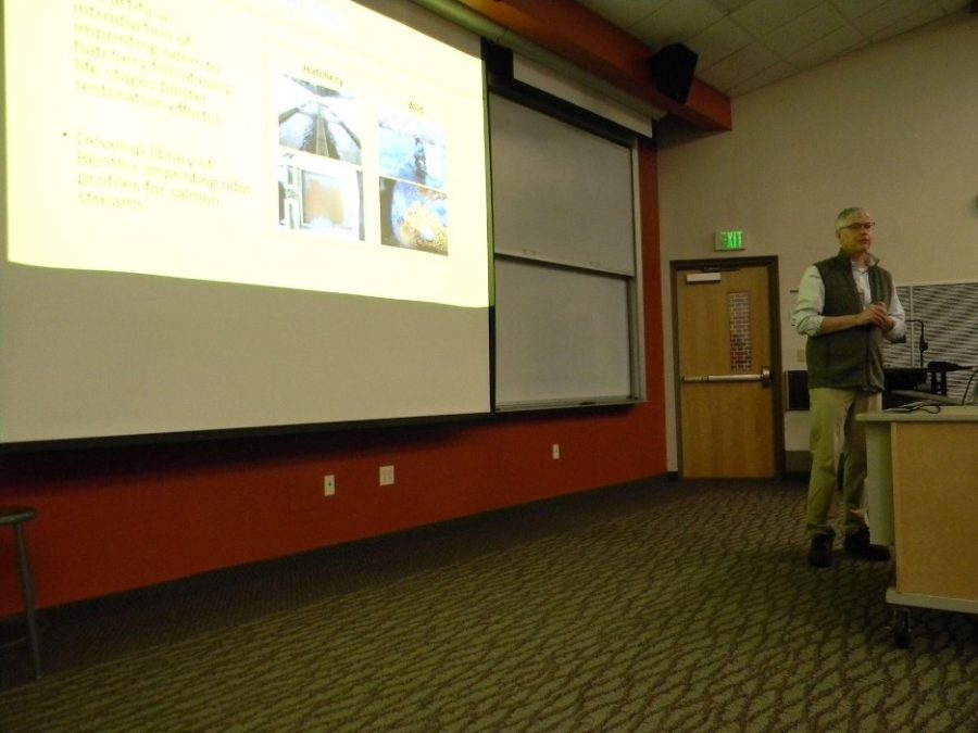 Will Arden gives a lecture on fish migration within the midwest. Photo courtesy of Serenity Figueroa (‘23).
