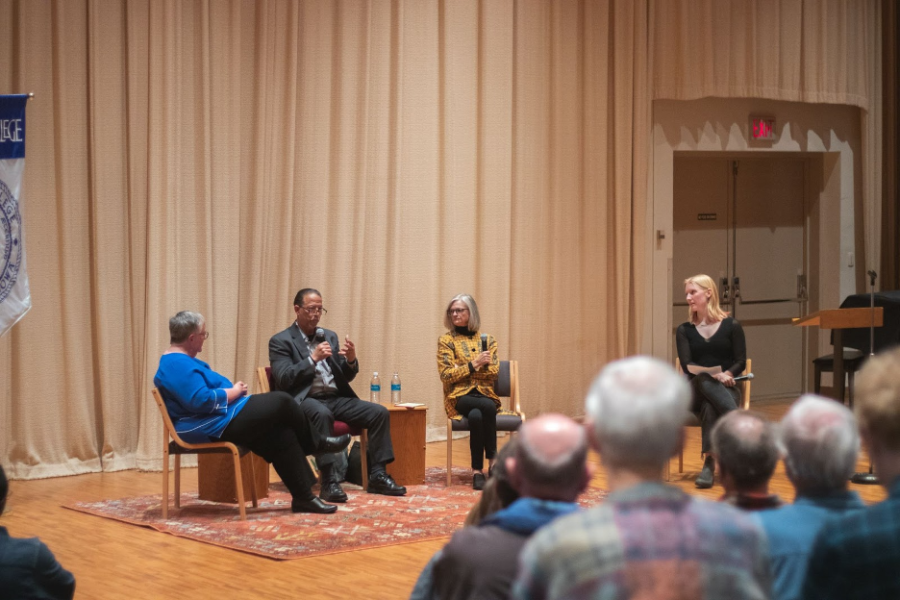 Keith Ferguson (middle-left) and Phoebe Ferguson (middle-right) discuss student-submitted questions with Luther College President Jenifer K. Ward (left) and Elise Trail Johnson (‘24, right).  Photo courtesy of Armando Jenkins-Vazquez (‘21).