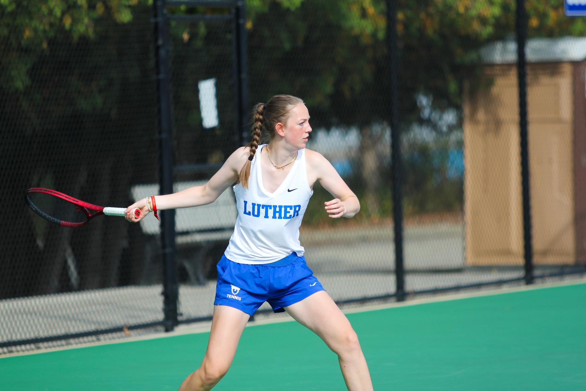 Liselot van Den Broek (27) was named ARC Womens Tennis Player of the Week for the week of September 25, after winning the D-Singles and D-Doubles Draw at the Midwest Invite. Photo courtesy of Luther College Photo Bureau.