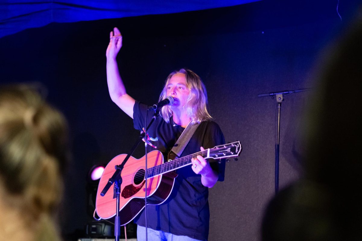 Singer/Songwriter Lissie performs for students at Marty’s on September 22. Photo Courtesy of Sebastian Zavala (24)/Luther College Photo Bureau