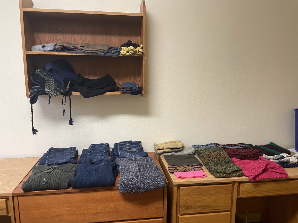 The+College+Closet%2C+located+in+Larsen+107%2C+is+free+thrift+store+for+Luther+community+members.+This+winter%2C+it+will+keep+warm+clothing+available+for+students+and+faculty%2C+and+welcomes+donations.