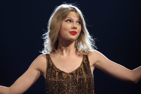Does being a fan of Taylor Swift equate to an organized religion? Luther students are discussing this in Swiftie Spirituality. Photo courtesy of Eva Rinaldi/Public Domain.